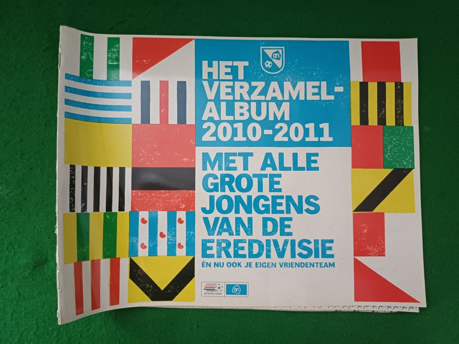 Voetbalplaatjes verzamelalbum 2010-2011 Eredivisie compleet, Ophalen of Verzenden, Gebruikt, Overige binnenlandse clubs, Poster, Plaatje of Sticker