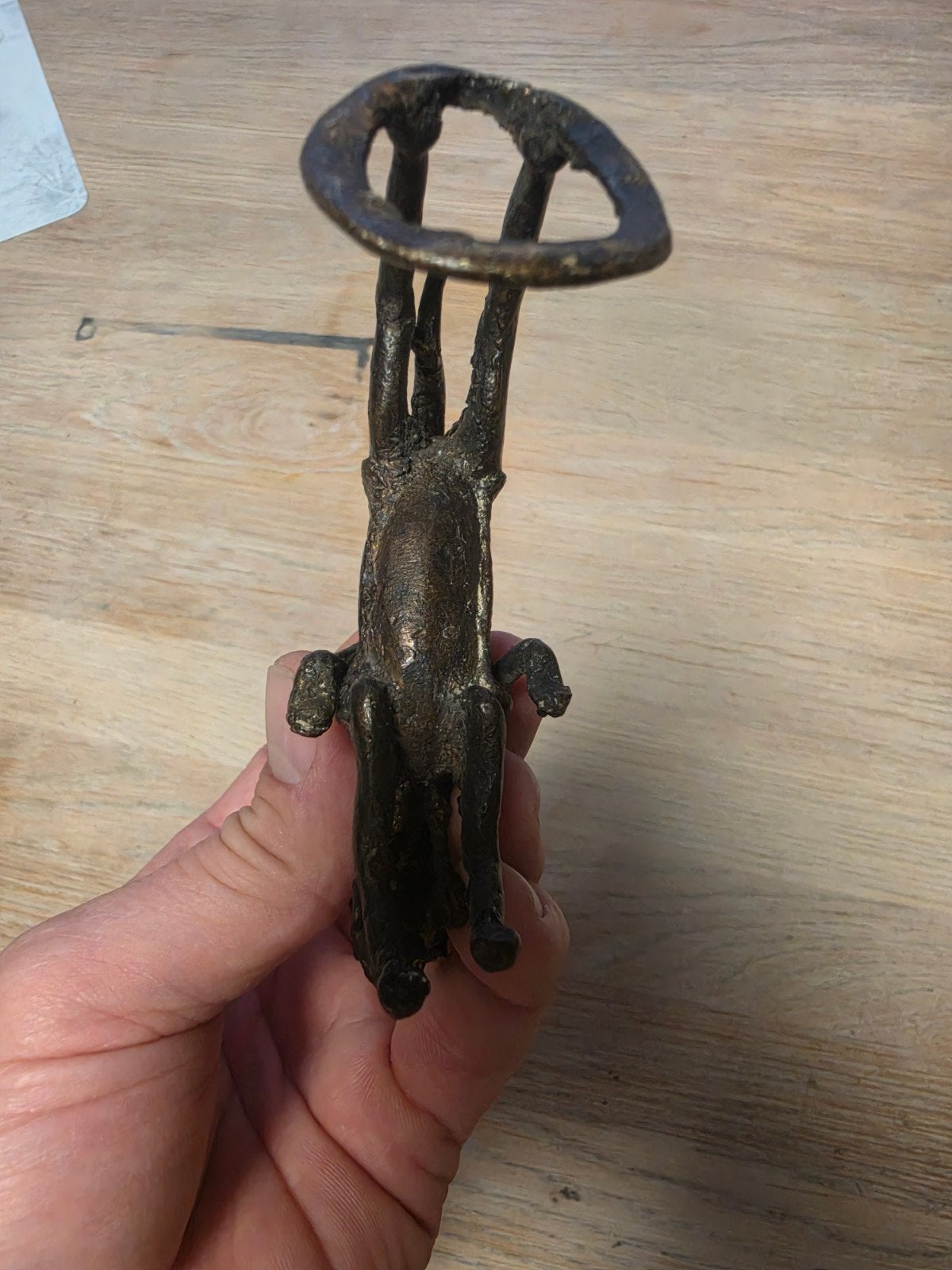 Foto 6 van Vintage ruiter te paard beeldje / flesopener – bronskleurig