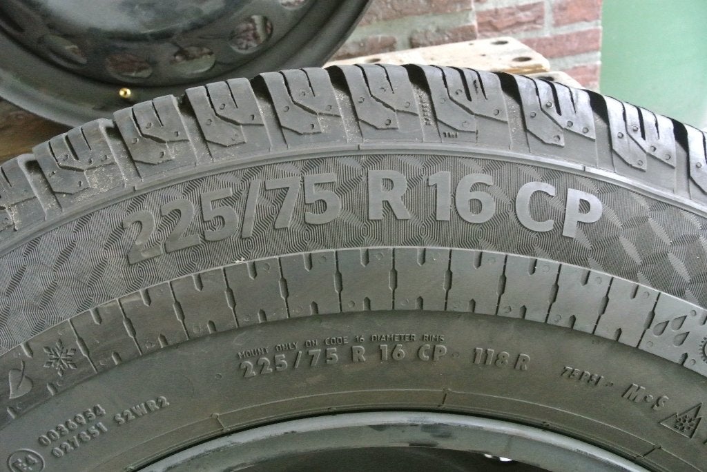 all seasonband 225/75R16 continental, Auto-onderdelen, Banden en Velgen, Ophalen, 16 inch, Vrachtwagen, Banden en Velgen