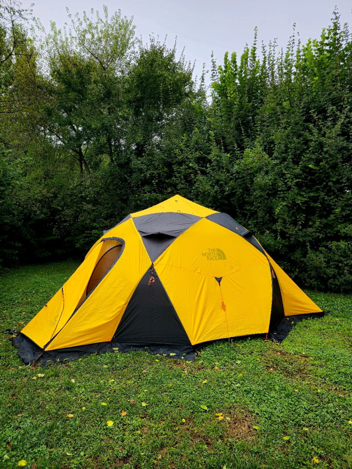 The north face Dome 5 tent.4 seizoen familie of basecamp, Caravans en Kamperen, Ophalen of Verzenden, Zo goed als nieuw