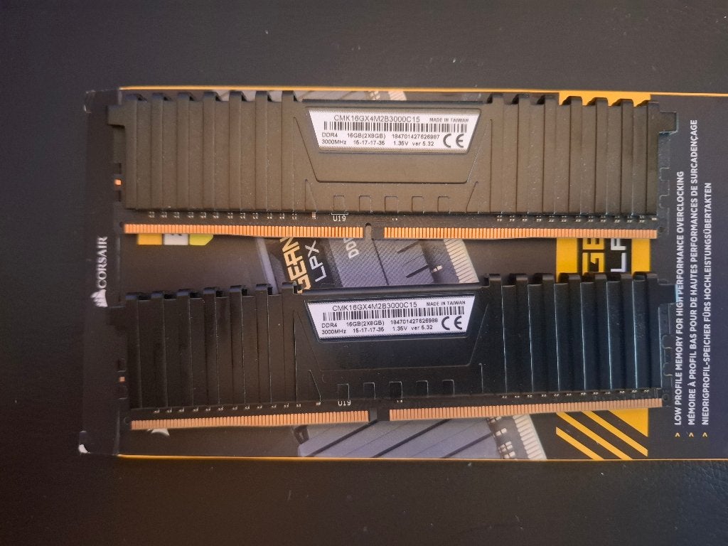 Corsair Vengeance DDR4 16 GB (2x8GB) ram (3000mhz), Gebruikt, DDR4, Ophalen of Verzenden, Desktop