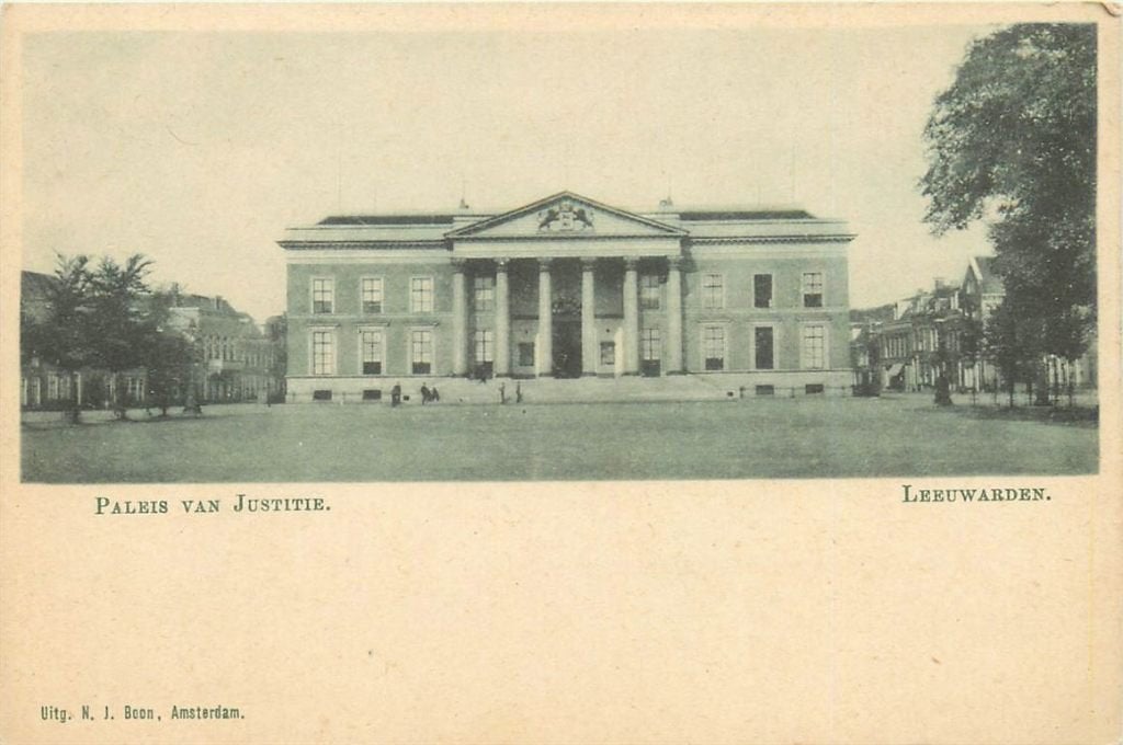 701-075-041 Leeuwarden Paleis van Justitie, Ophalen of Verzenden, Voor 1920, Friesland