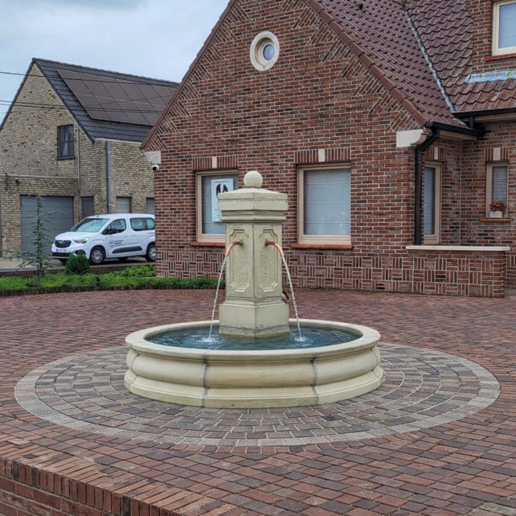 Provence dorpsfontein, Ophalen, Nieuw, Beton, Fontein