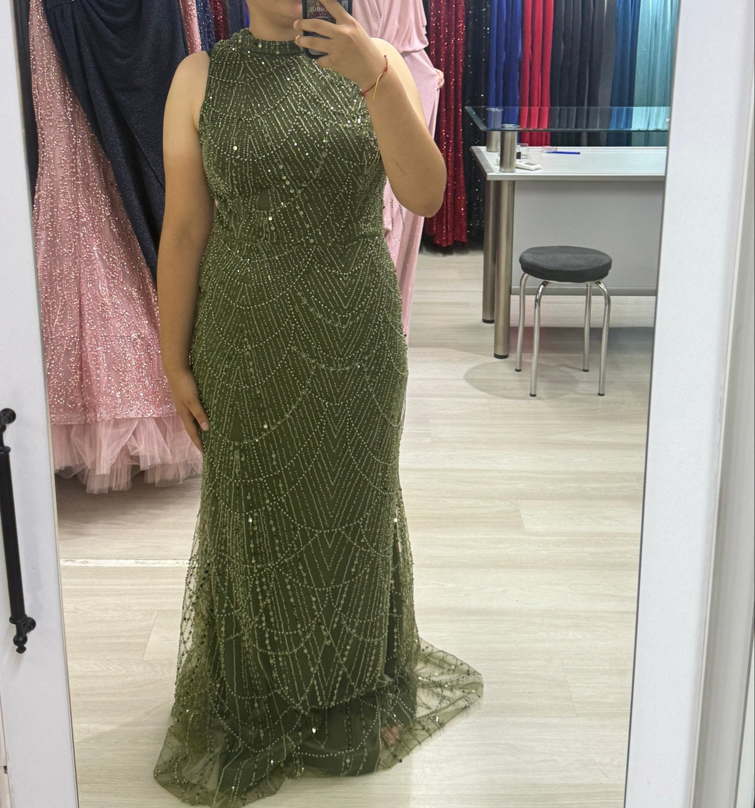Elegante Avondjurk met Kralen - Olijfgroen, Kleding | Dames, Ophalen, Maat 46/48 (XL) of groter, Zo goed als nieuw, Onder de knie