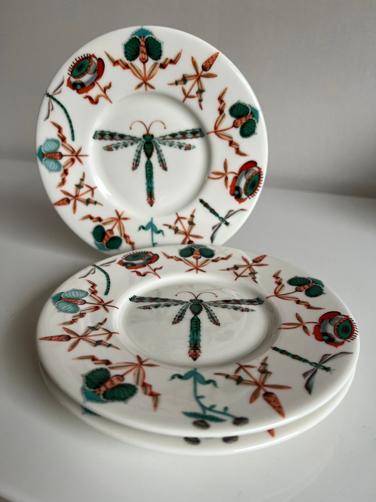 Iittala Korento Bord Blauw Libelle Klaus Haapaniemi Ø16 P St, Ophalen of Verzenden, Zo goed als nieuw, Bord(en), Overige stijlen