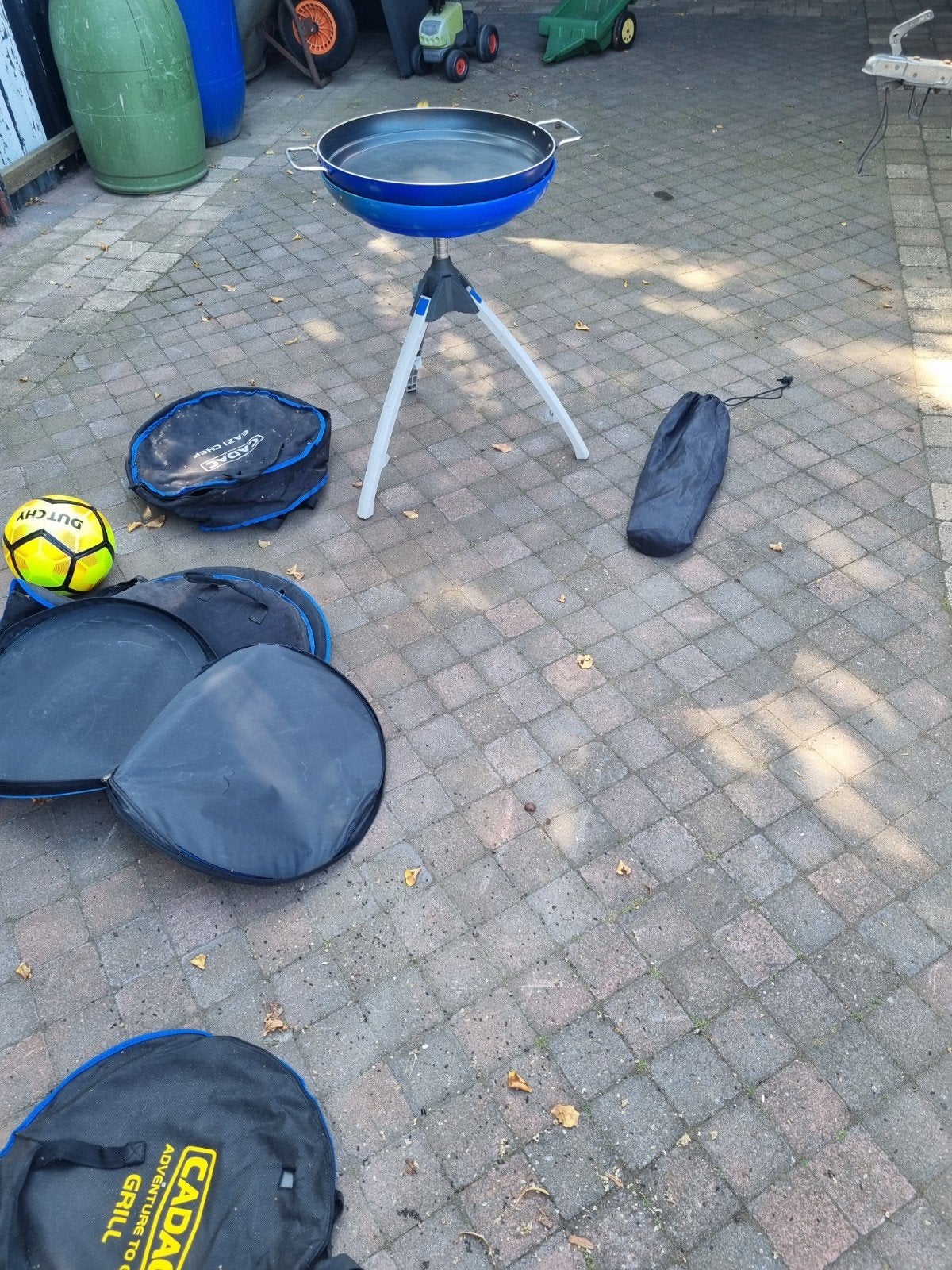 zeer complete skottelbraai met paella pan, Ophalen, Zo goed als nieuw