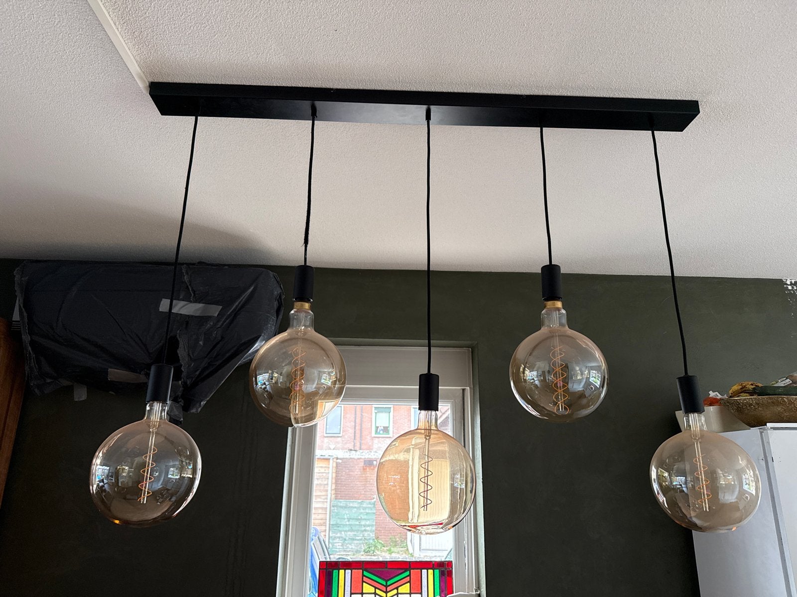 Zwarte hanglamp met 5 Edison LED lampen, 1.20m breed, Ophalen of Verzenden, Gebruikt, Metaal, E27 (groot)