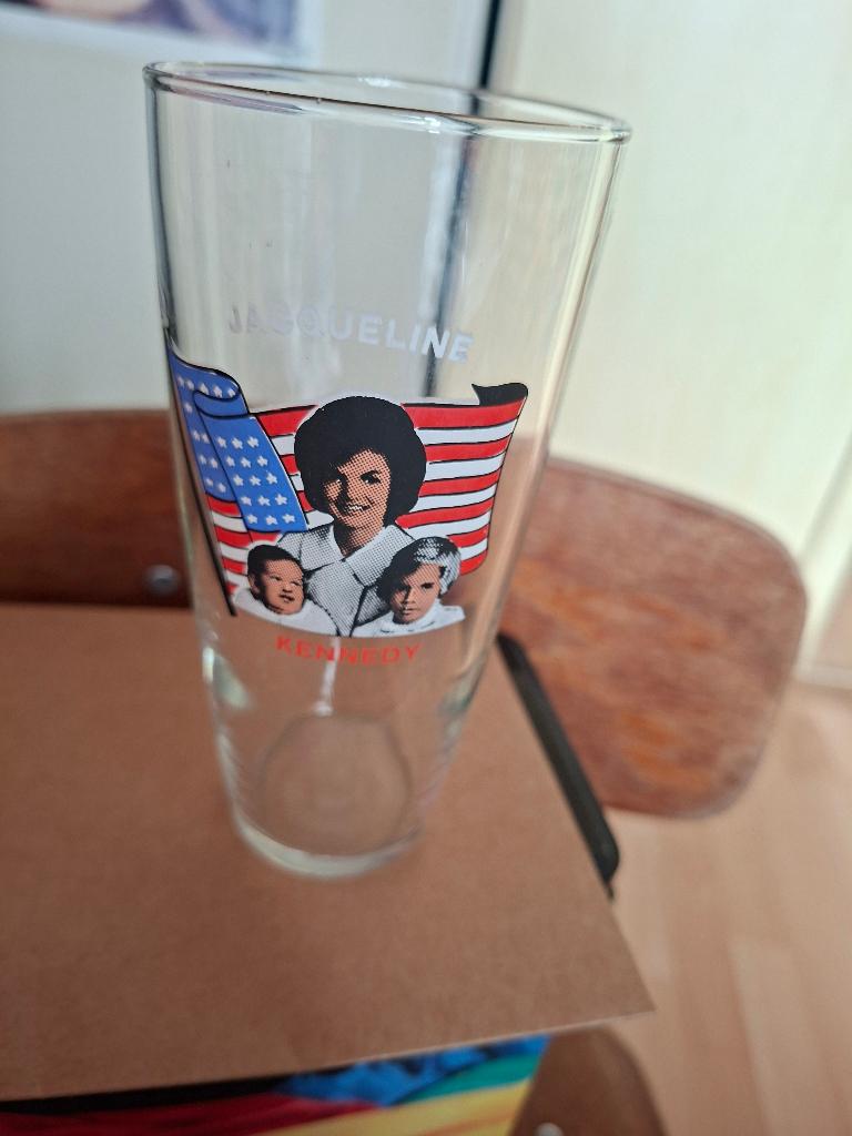 glas Jacqueline Kennedy, Verzamelen, Ophalen of Verzenden, Zo goed als nieuw, Bierglas