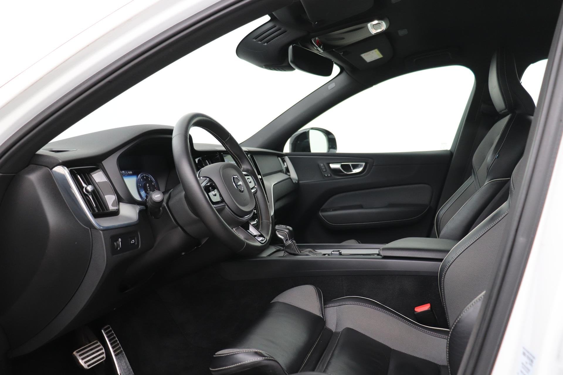 Volvo XC60 T4 R-Design | Camera | BLIS | Elektrische Achterk, Auto's, Volvo, Gebruikt, Euro 6, 1969 cc, Wit
