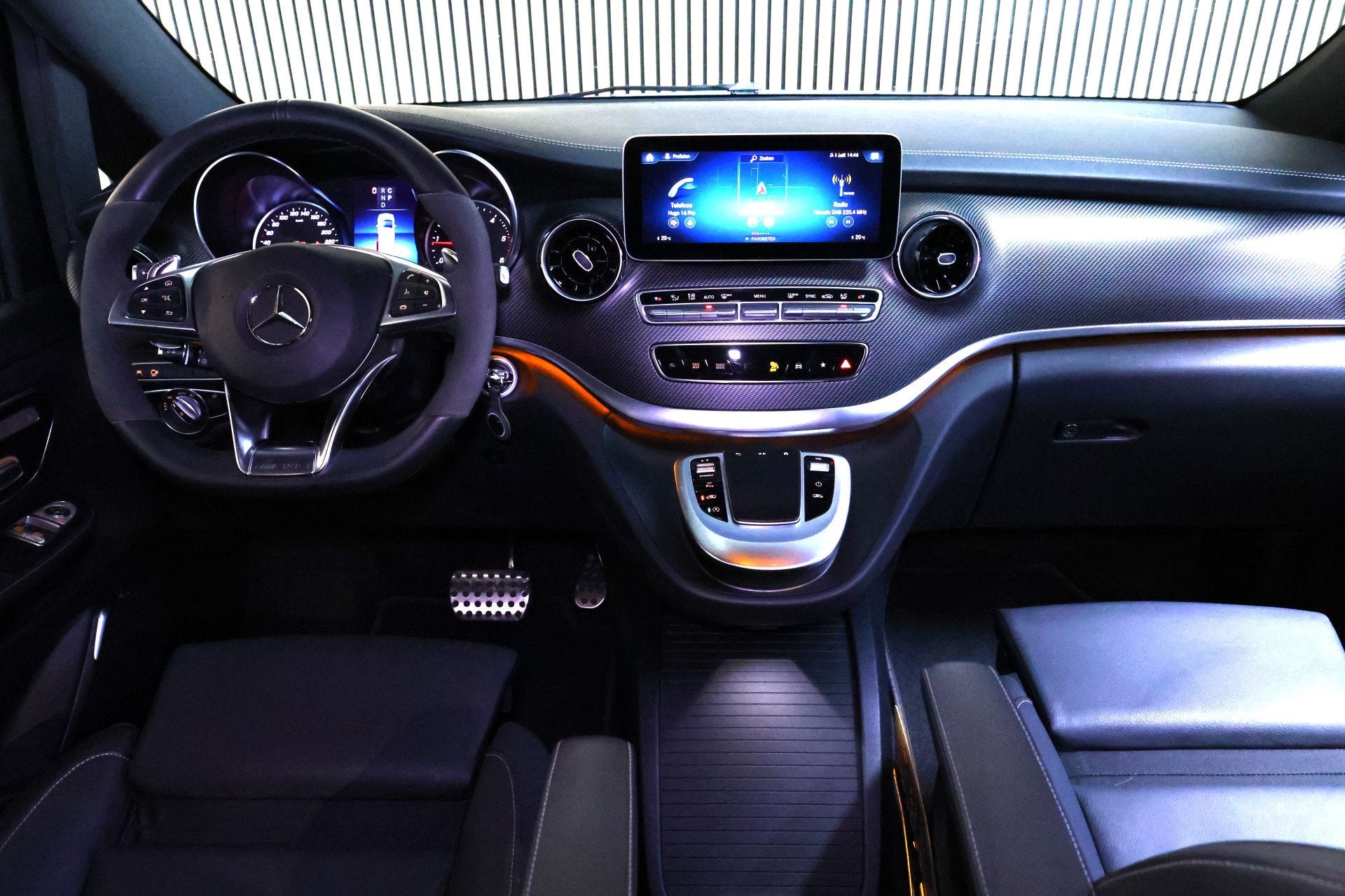 Mercedes-Benz V-Klasse 300d L2 Exclusive AMG Line AVM MEMORY, Automaat, Achterwielaandrijving, Gebruikt, 4 cilinders