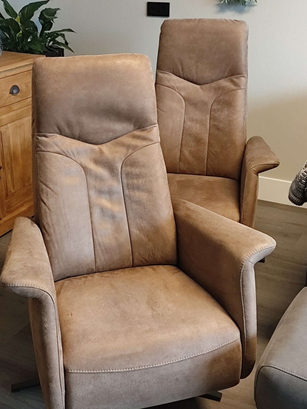 Relaxfauteuils electrisch, sta-op stoel en bank, Ophalen of Verzenden, Zo goed als nieuw, Stof, Modern, comfortabel, elektrisch