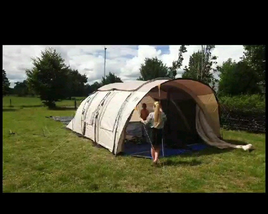 Creme kleurige 6 persoon tent., Caravans en Kamperen, Tenten, Ophalen