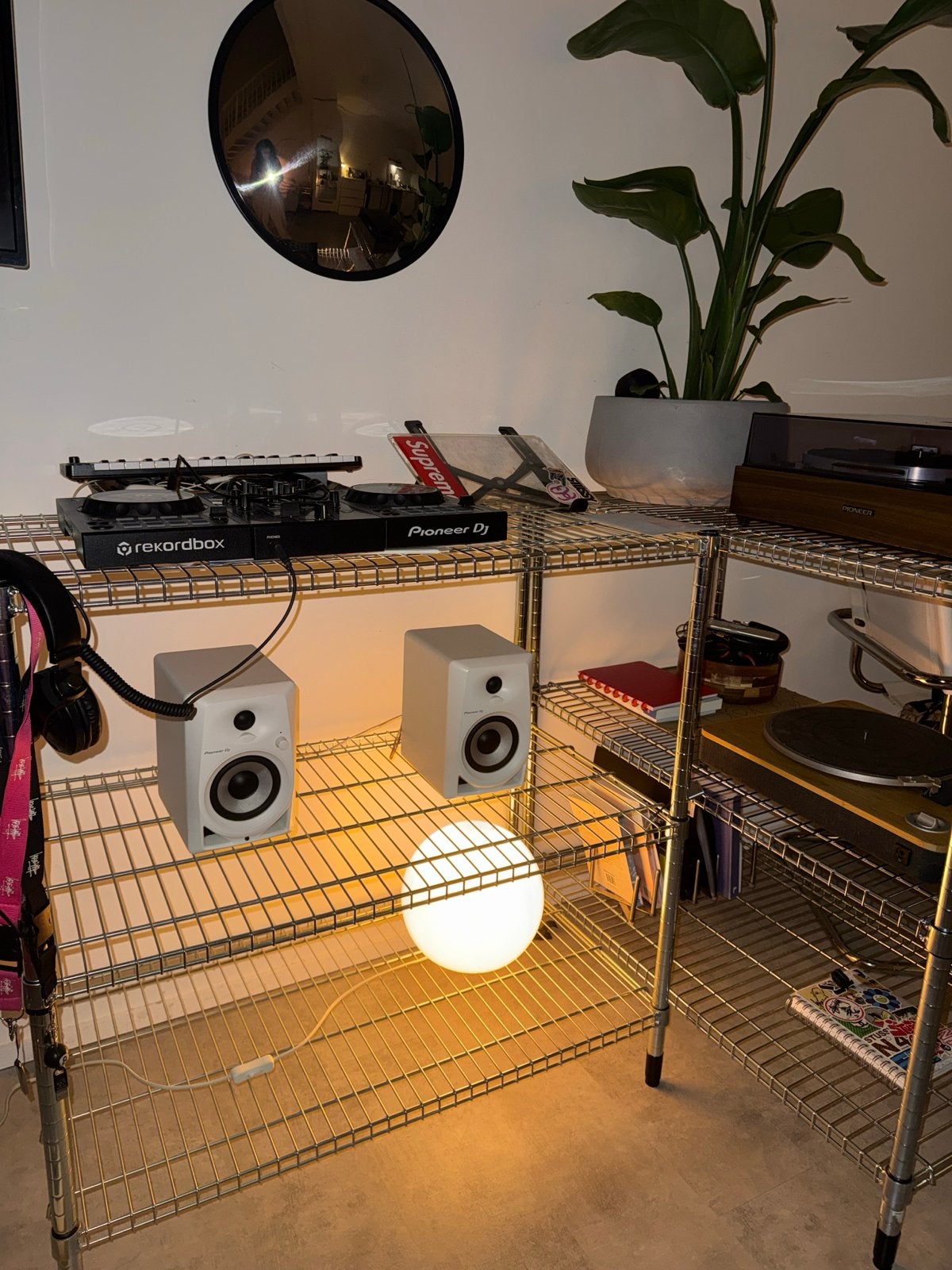 Pioneer DJ DM-40-W Studio speakers *compleet, Studiomonitor, Zo goed als nieuw, AUX-ingang, Ophalen
