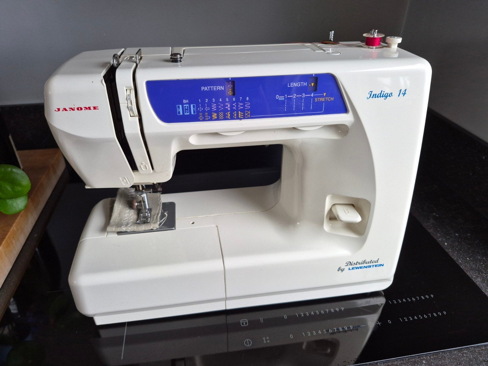 Janome Indigo 14 Naaimachine, Ophalen, Gebruikt, Naaimachine, Janome