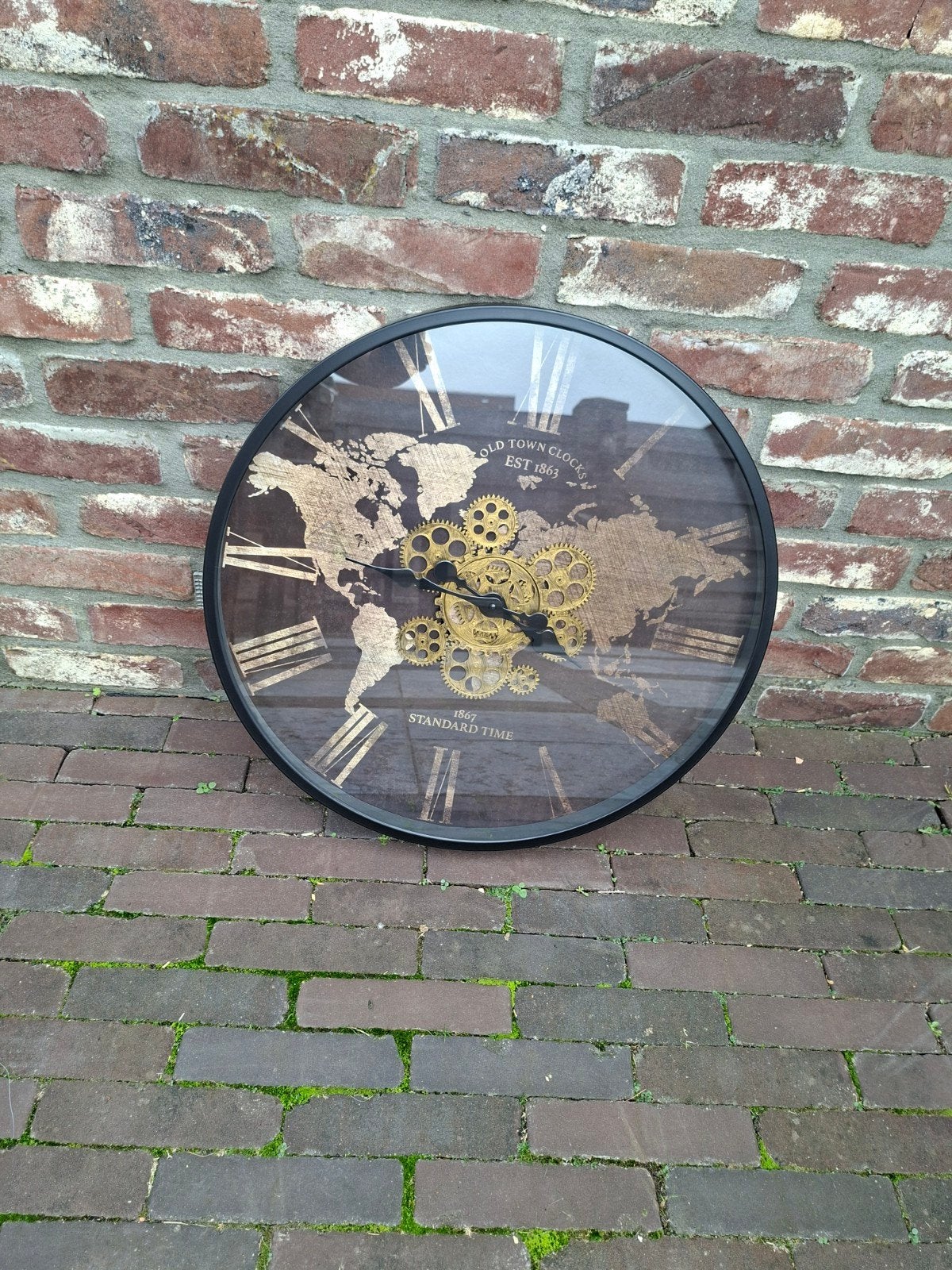 Grote Wandklok Wereldkaart Tandwielen Zwart Goud, Huis en Inrichting, Ophalen, Wandklok, Zichtbaar uurwerk, Vintage