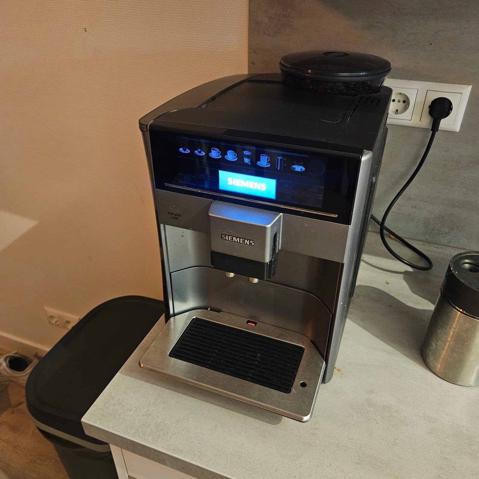 Siemens EQ6 plus s100 volautomatische koffiemachine, Ophalen, Gebruikt, 10 kopjes of meer, Koffiemachine