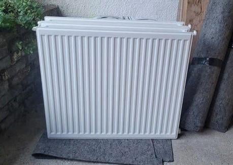 2 stuks radiators 80x70x10 cm met ophangbeugels, Doe-het-zelf en Verbouw, Verwarming en Radiatoren, Ophalen, 30 tot 80 cm, Gebruikt
