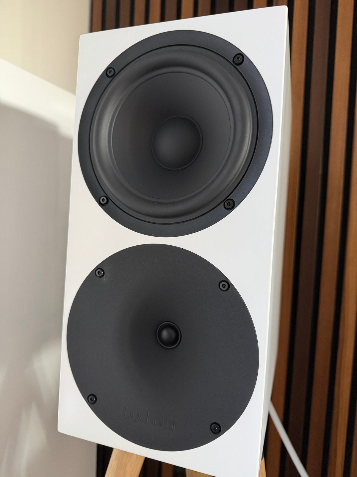 Buchardt S400 MK2 met stands en Supra Ply kabels, Inclusief kabels, Zo goed als nieuw, Boekenplank luidspreker, Ophalen