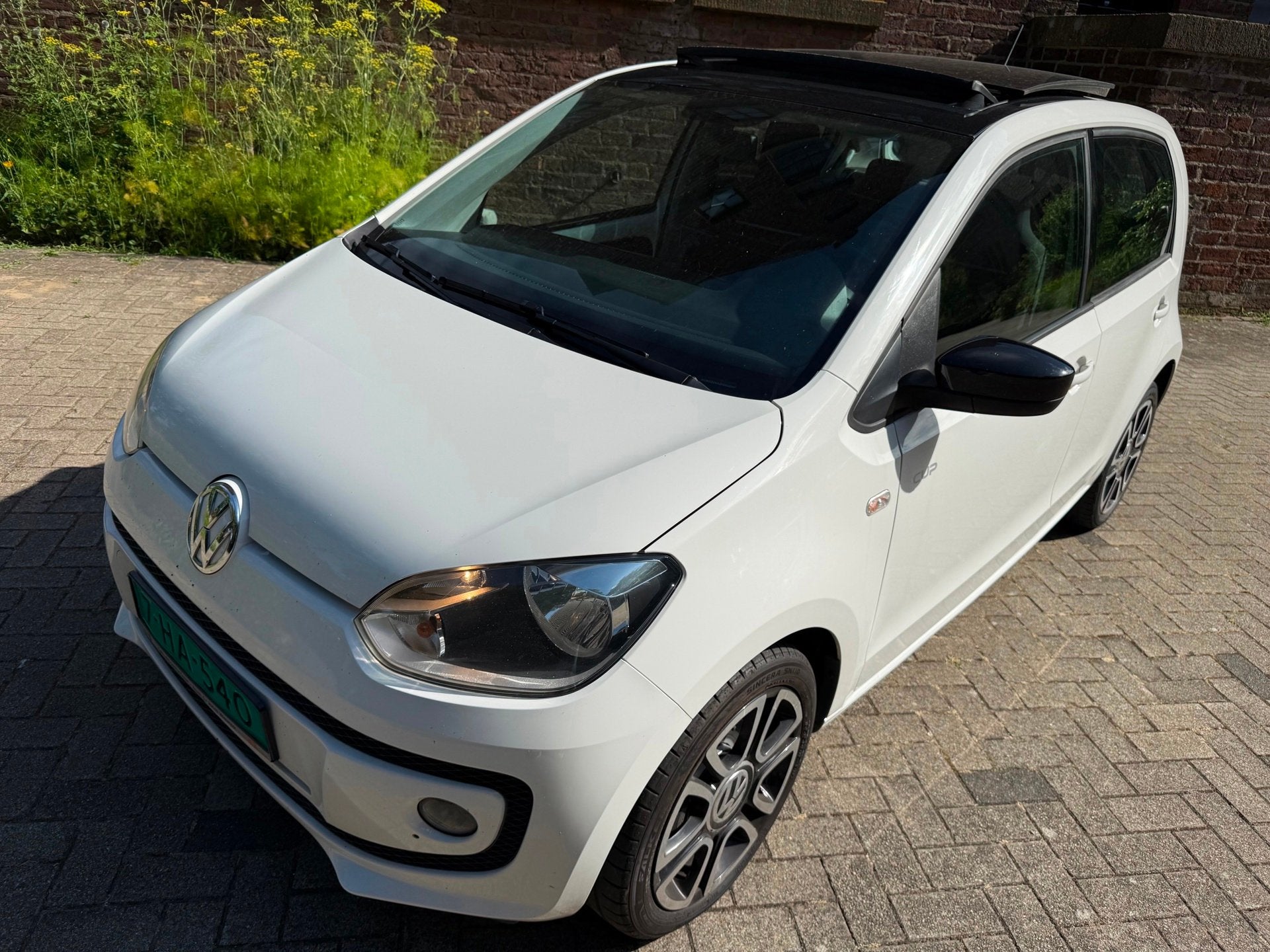 Volkswagen Up! 1.0 up! Cup Edition BlueMotion Pannodak Veel, Voorwielaandrijving, Stof, Gebruikt, Up!