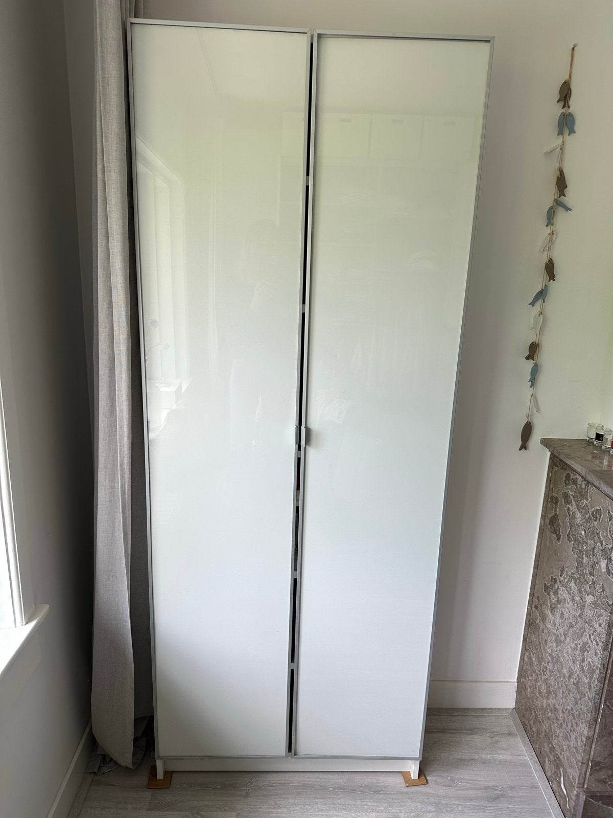 Witte Ikea kast Billy  met glazen deuren, 200 cm of meer, Modern, 25 tot 50 cm, Met deur(en)