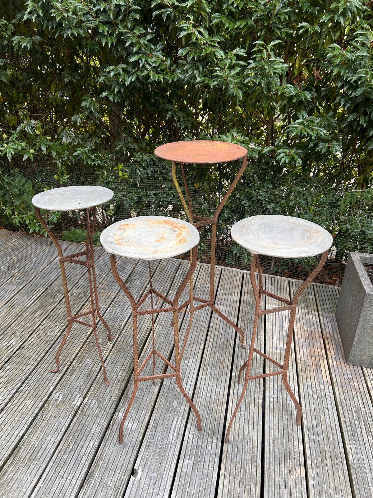 Vintage tuintafel/plantentafel met gietijzeren onderstel, Tuin en Terras, Ophalen, Gebruikt, Rond, Metaal