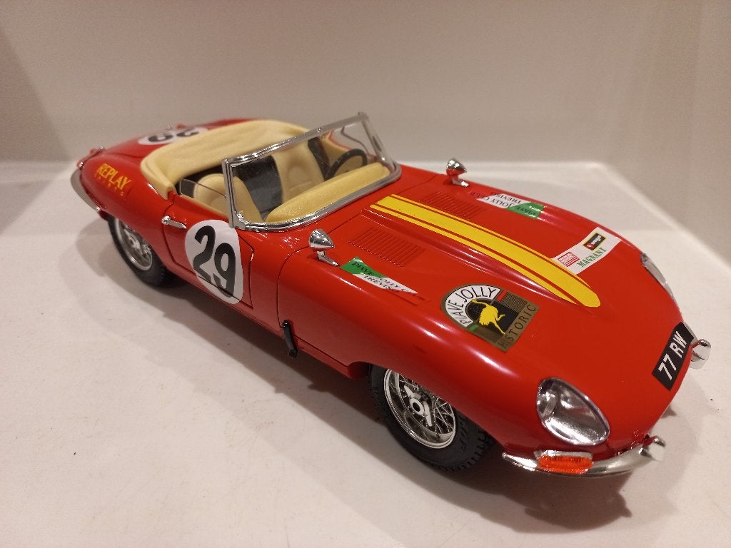 Jaguar E 1961 #29 Bburago 1:18 modelauto 127, Ophalen of Verzenden, Zo goed als nieuw, Auto, Bburago