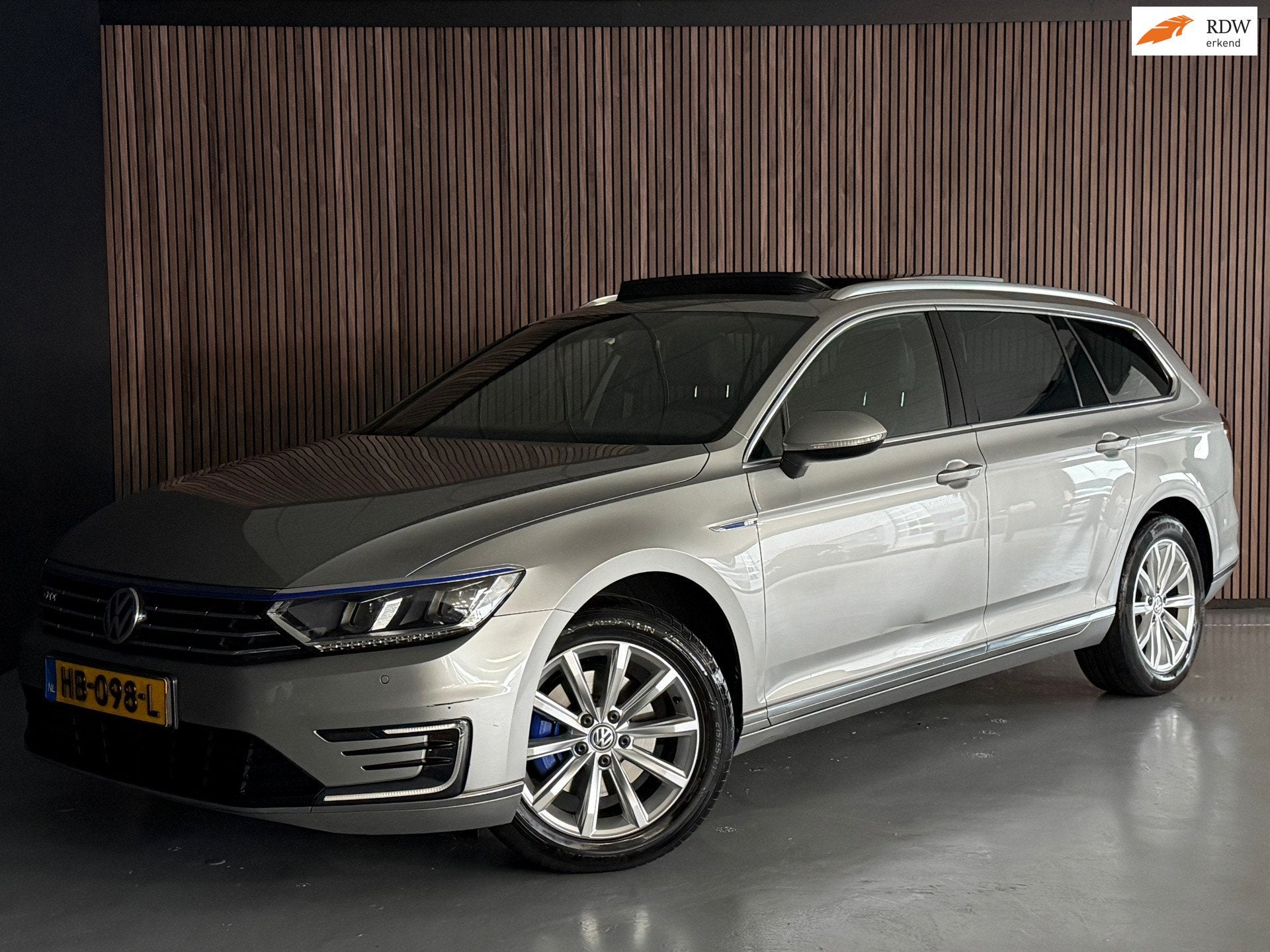 Volkswagen Passat Variant 1.4 TSI GTE Highline VOL ONDERHOUD, Gebruikt, Alcantara, 1600 kg, 93 €/maand