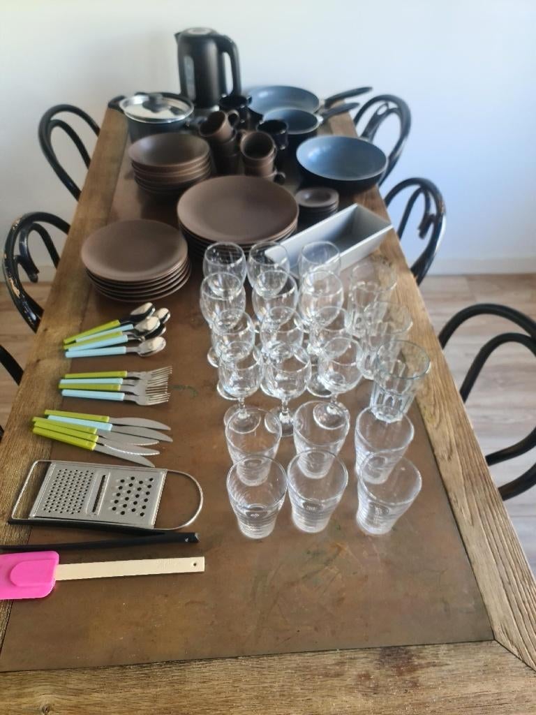 Partij/ pakket keukenpullen – pannen, servies, glazen etc., Ophalen, Zo goed als nieuw
