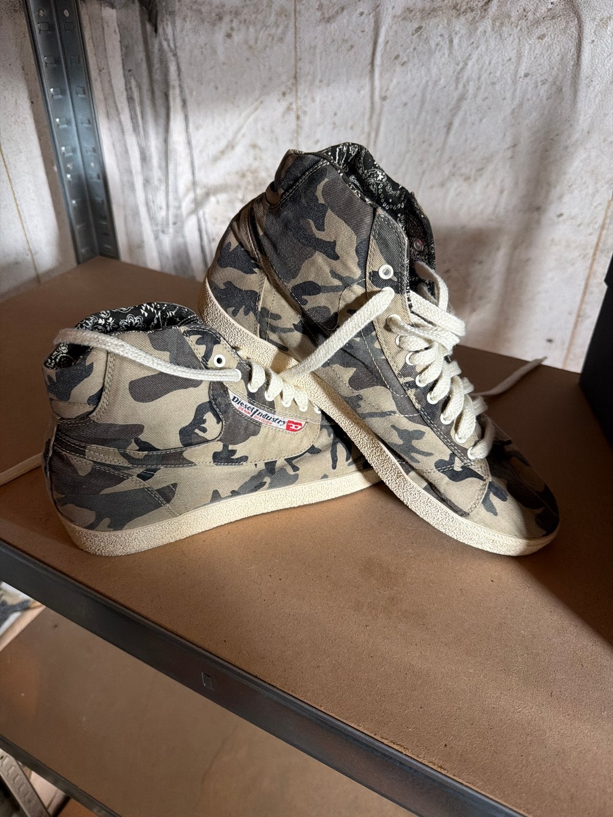Diesel camouflage sneakers maat 42, Kleding | Dames, Schoenen, Ophalen of Verzenden, Gedragen, Overige kleuren, Sneakers of Gympen