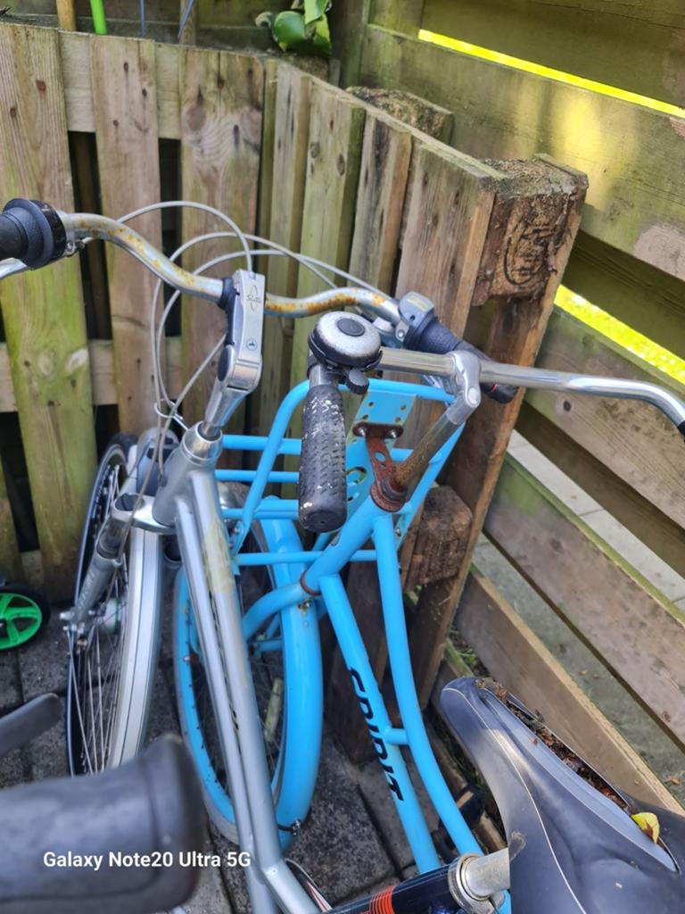 Twee fietsen Gazelle en Spirit Damesfiets - Blauw/Zilver, Gebruikt, Velgrem, Versnellingen, Ophalen of Verzenden