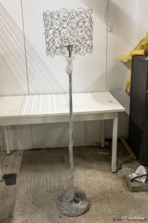 Online Veiling: Vloerlamp, Nieuw