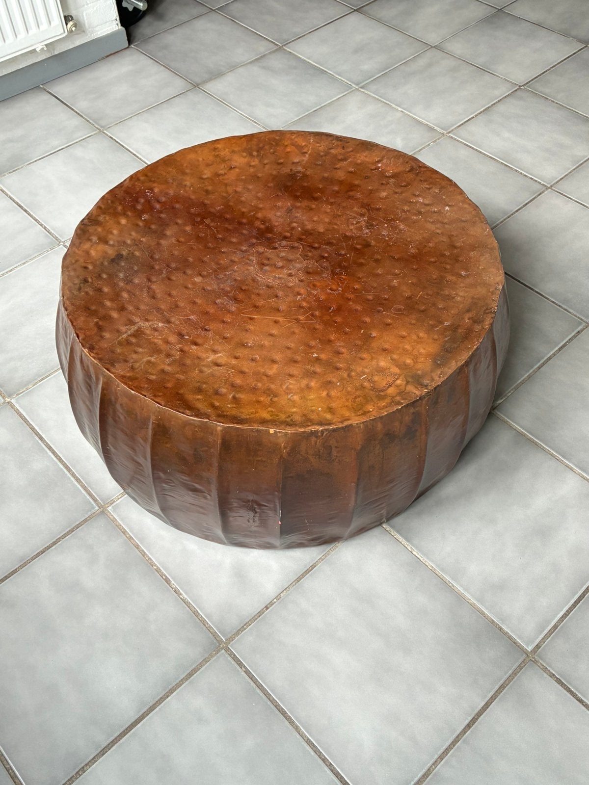salontafel gehamerd design aluminium koperkleur, Ophalen, Gebruikt, Rond, 50 tot 100 cm