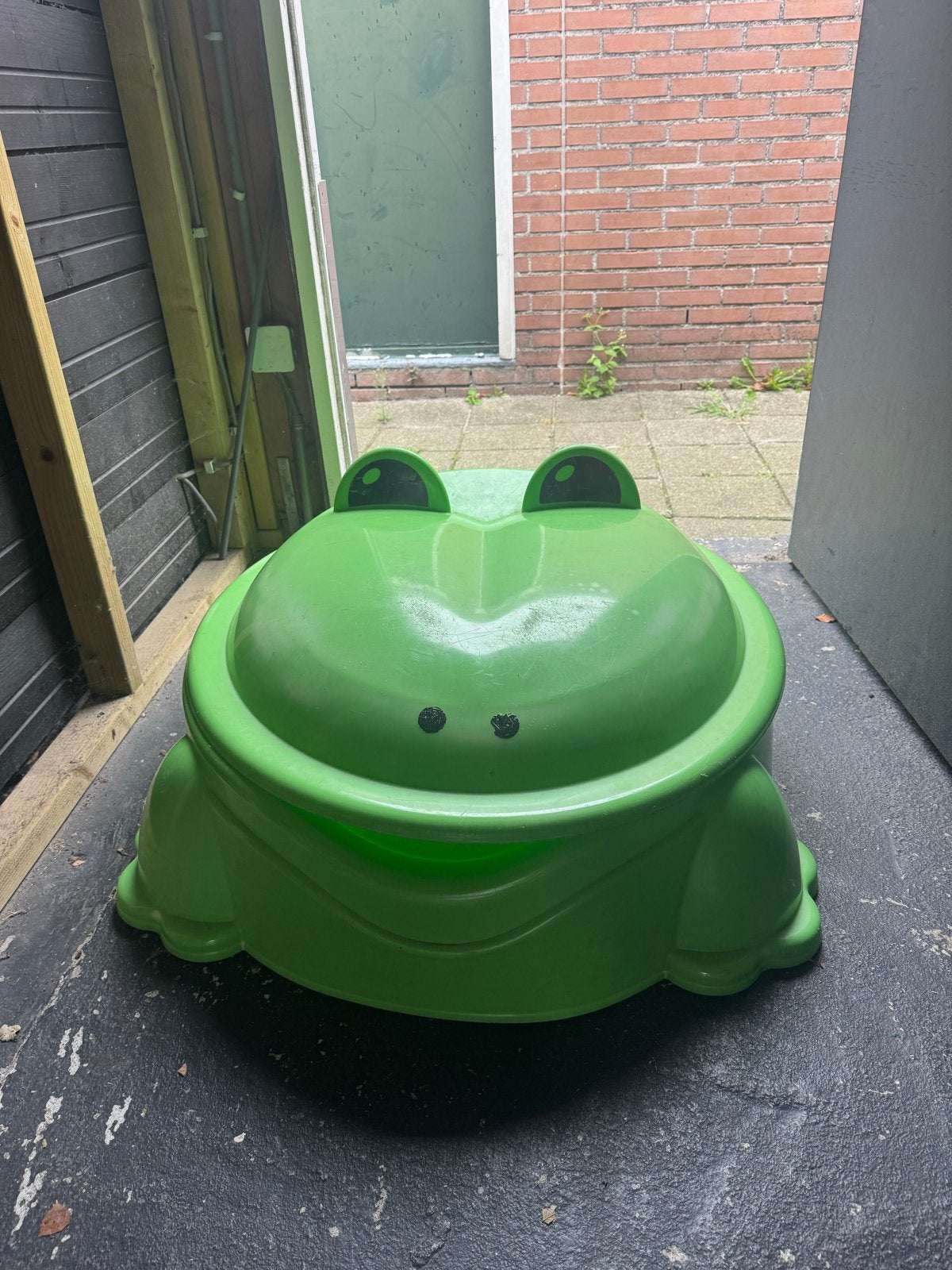 Freddy de Kikker Zandbak met Deksel, Ophalen, Gebruikt
