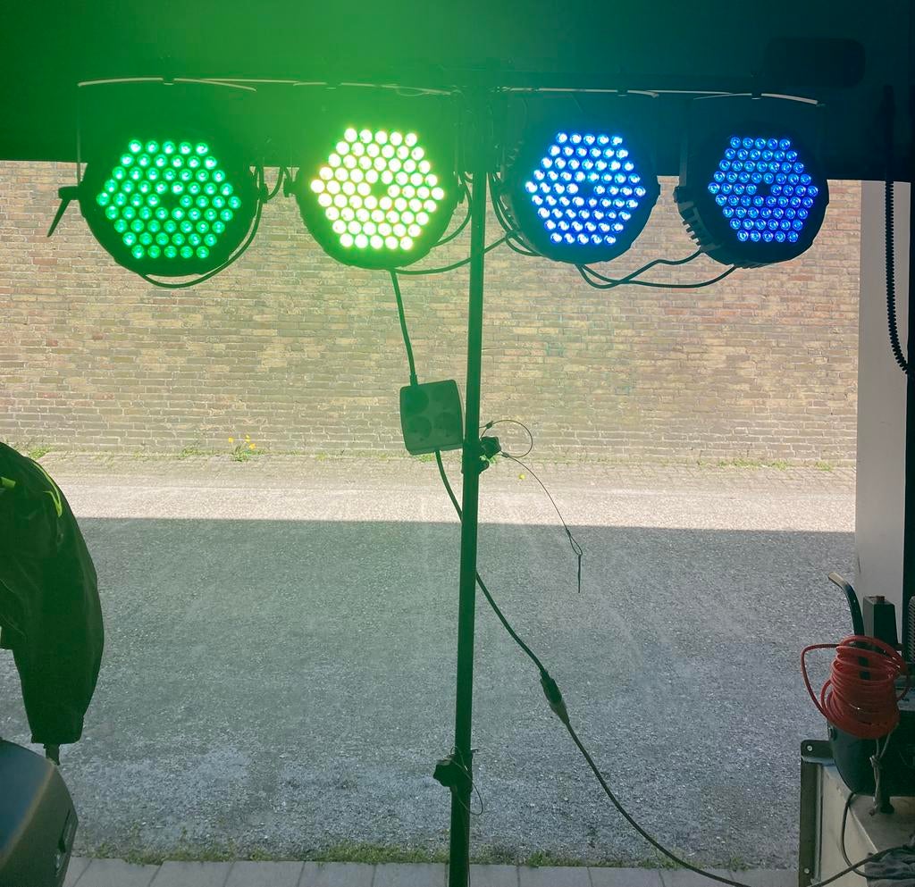 Complete led par lichtset incl tas statief en dmx-kabels, Muziek en Instrumenten, Licht en Laser, Ophalen of Verzenden, Zo goed als nieuw