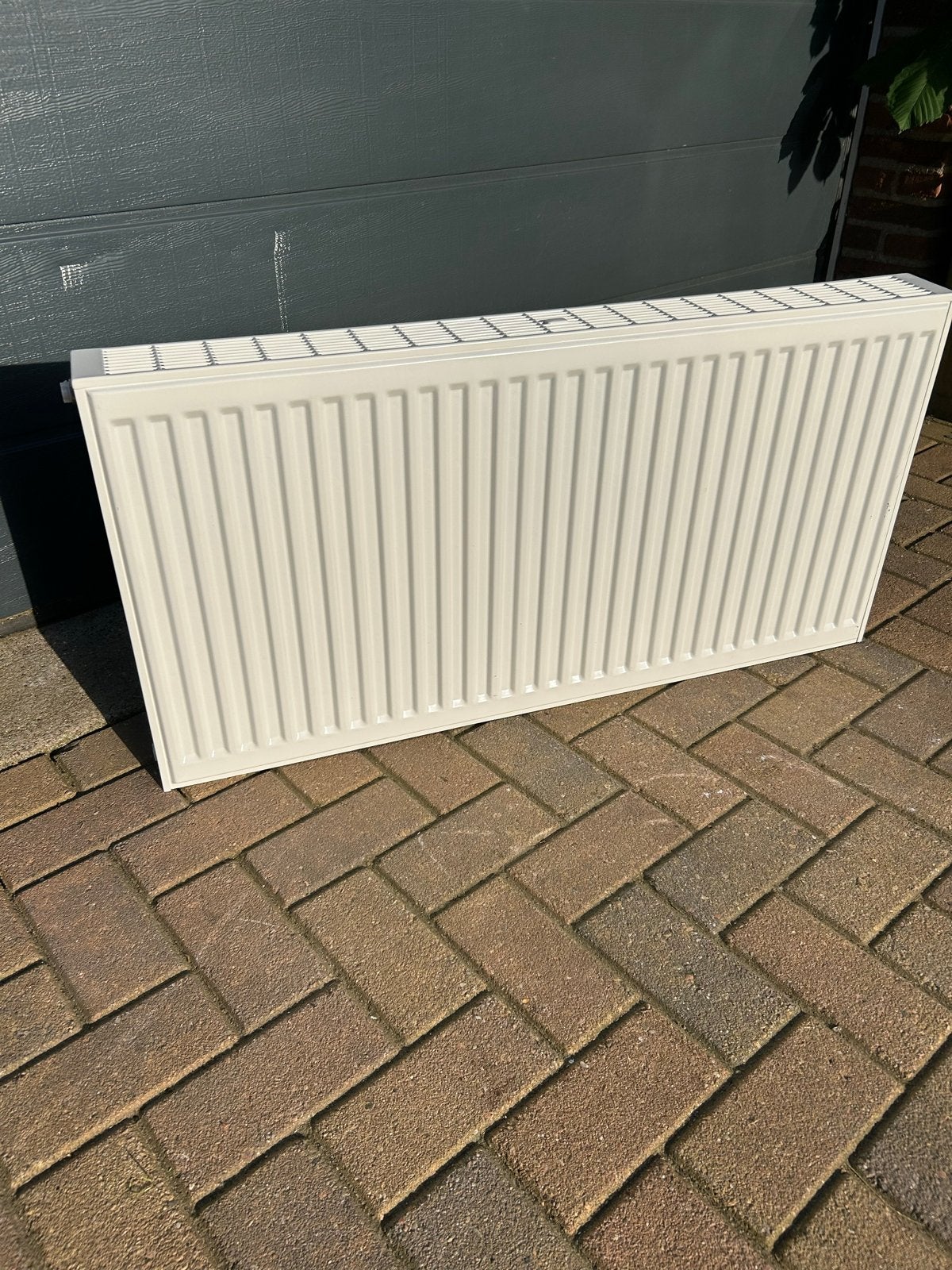 Radiator T22 gloednieuw - beschadiging, Doe-het-zelf en Verbouw, Verwarming en Radiatoren, Ophalen, 30 tot 80 cm, Radiator, Zo goed als nieuw