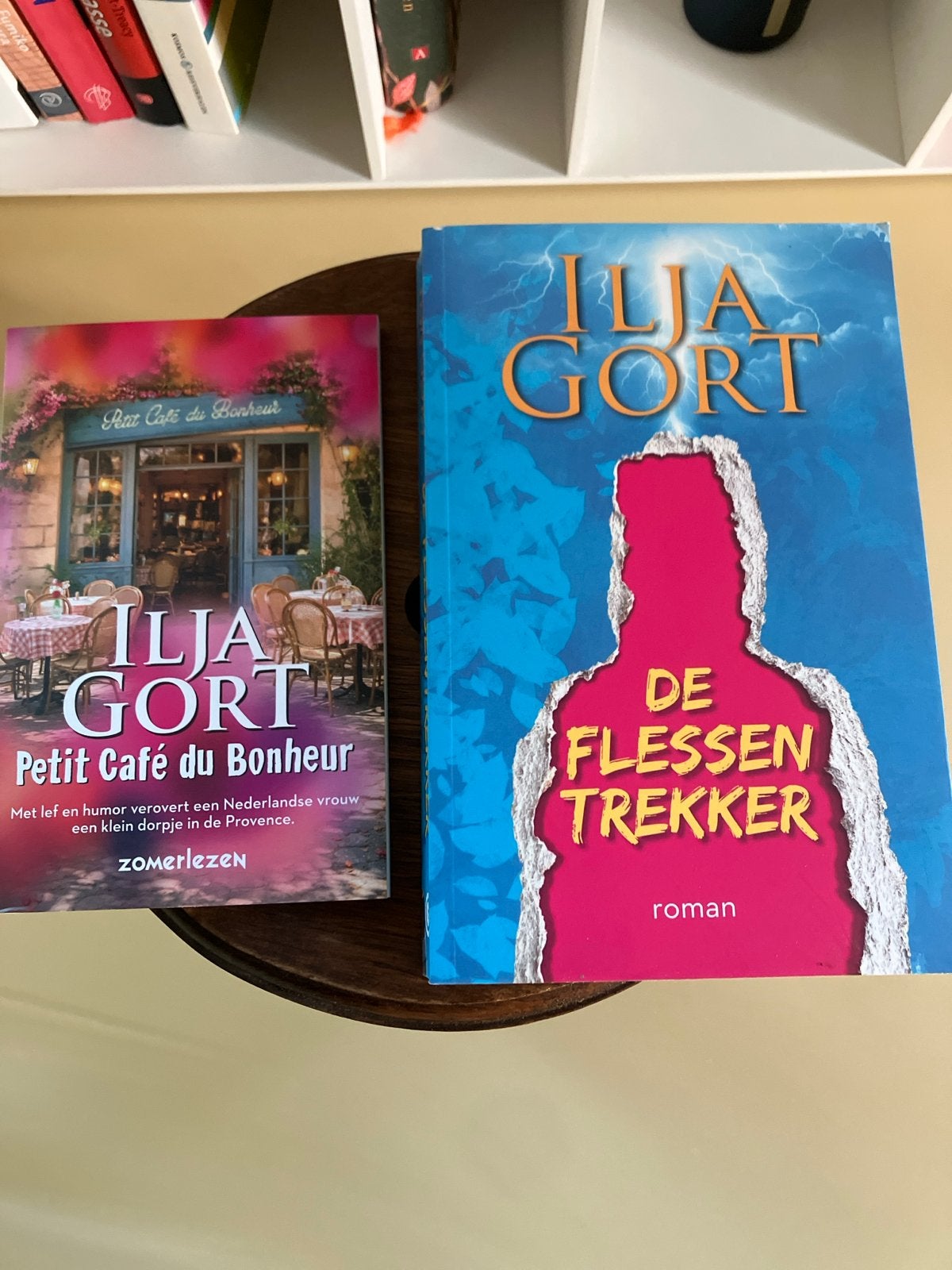 Ilja Gort Boeken: Petit Café du Bonheur & De Flessentrekker, Ophalen of Verzenden, Nieuw