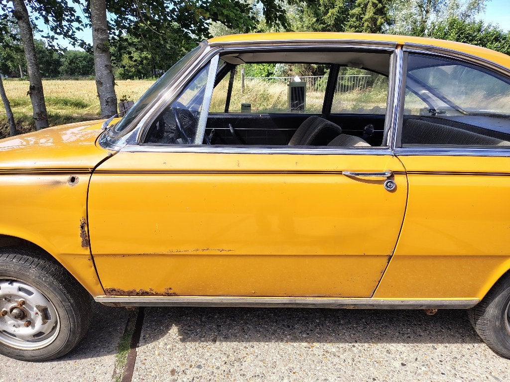 Gezocht: Deur LV / Motorkap DAF 55 Coupe (1969) Mostana, Ophalen