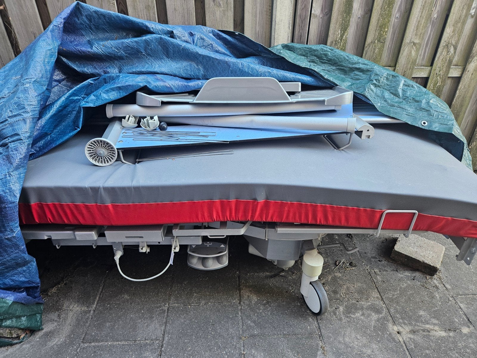 Hoog- Laagbed, moet nog wel schoongemaakt worden., Ophalen, Gebruikt