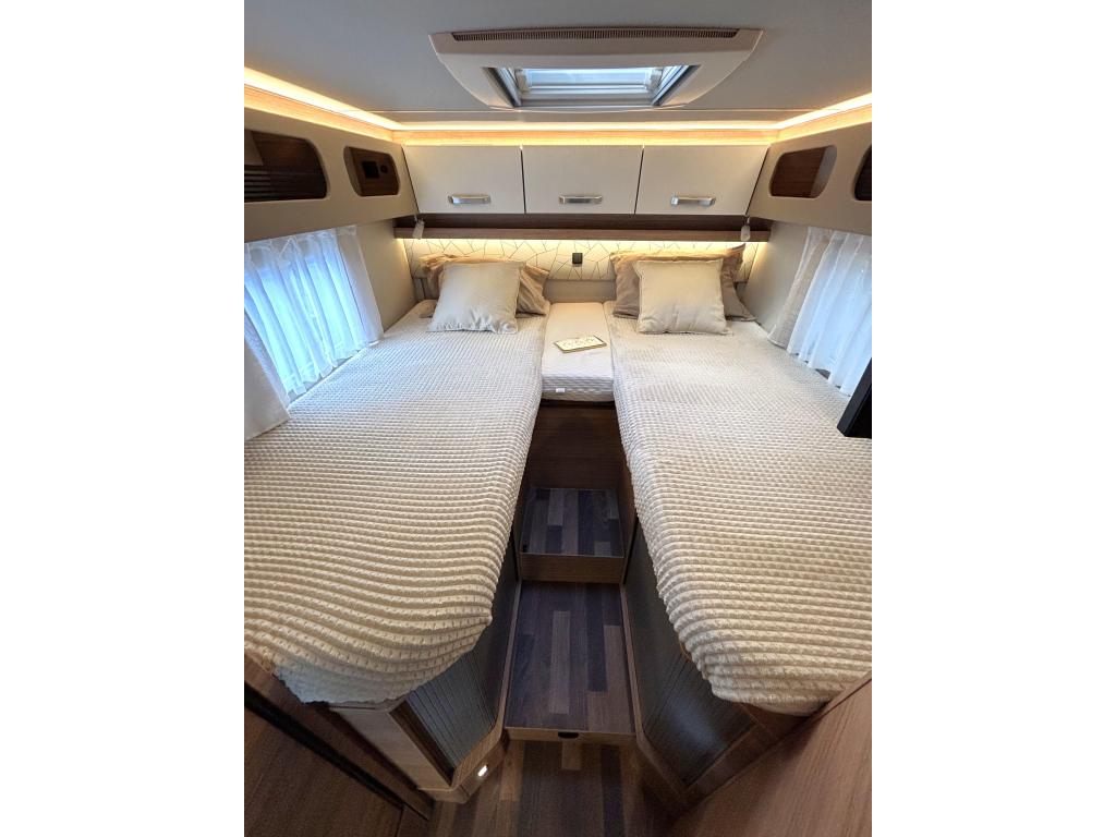 Weinsberg CaraCompact 600 MEG 9-TR AUTOMAAT ENKELE BEDDEN, Automaat, Winterisolatie, Ringverwarming, Fiat