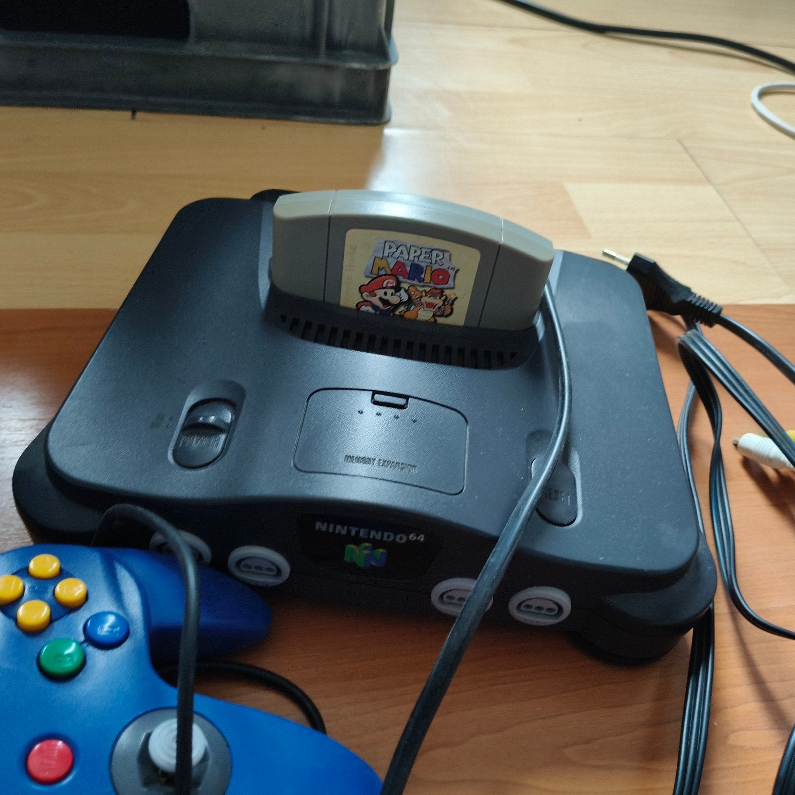 Nintendo 64 console met 3 controllers en diverse spellen, Ophalen, Gebruikt, Met 3 controllers of meer, Met games