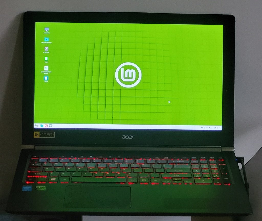 grote laptop (i5) met Office pakket, Gebruikt, 2 tot 3 Ghz, Qwerty, 8 GB