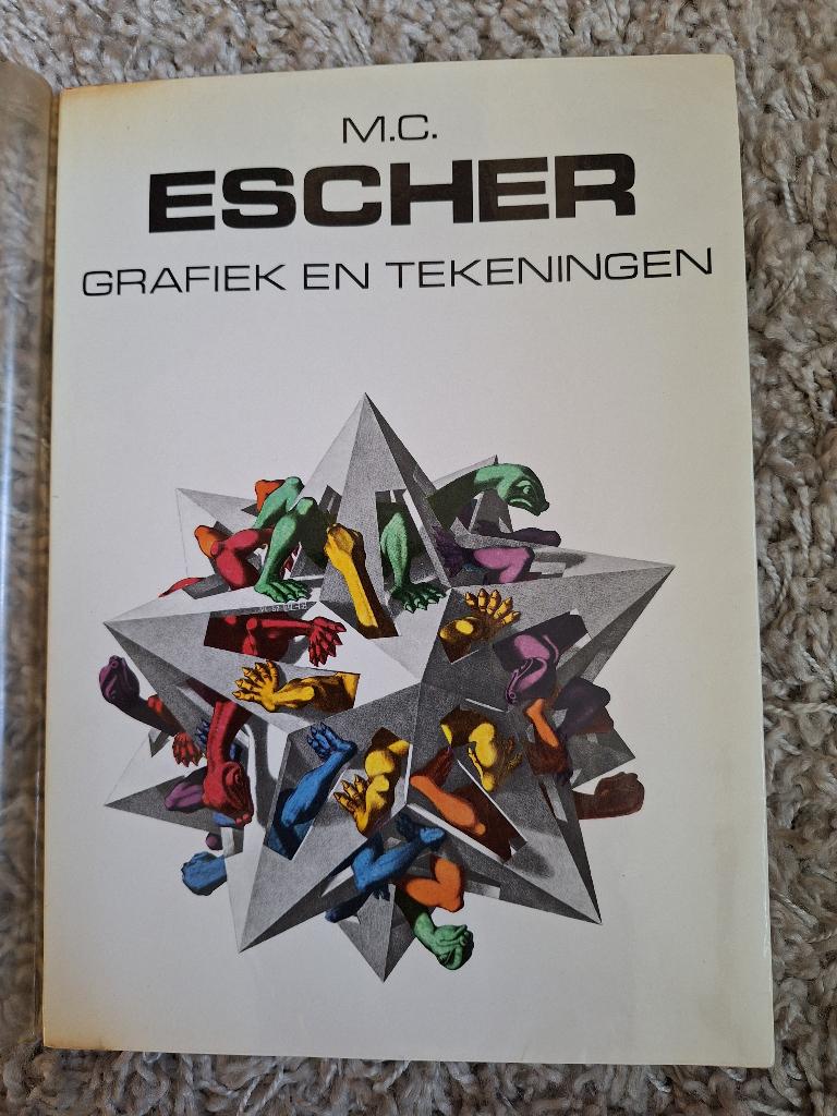 Escher M.C. Grafiek en tekeningen, Gelezen, Ophalen of Verzenden, M.C. Escher, Grafische vormgeving