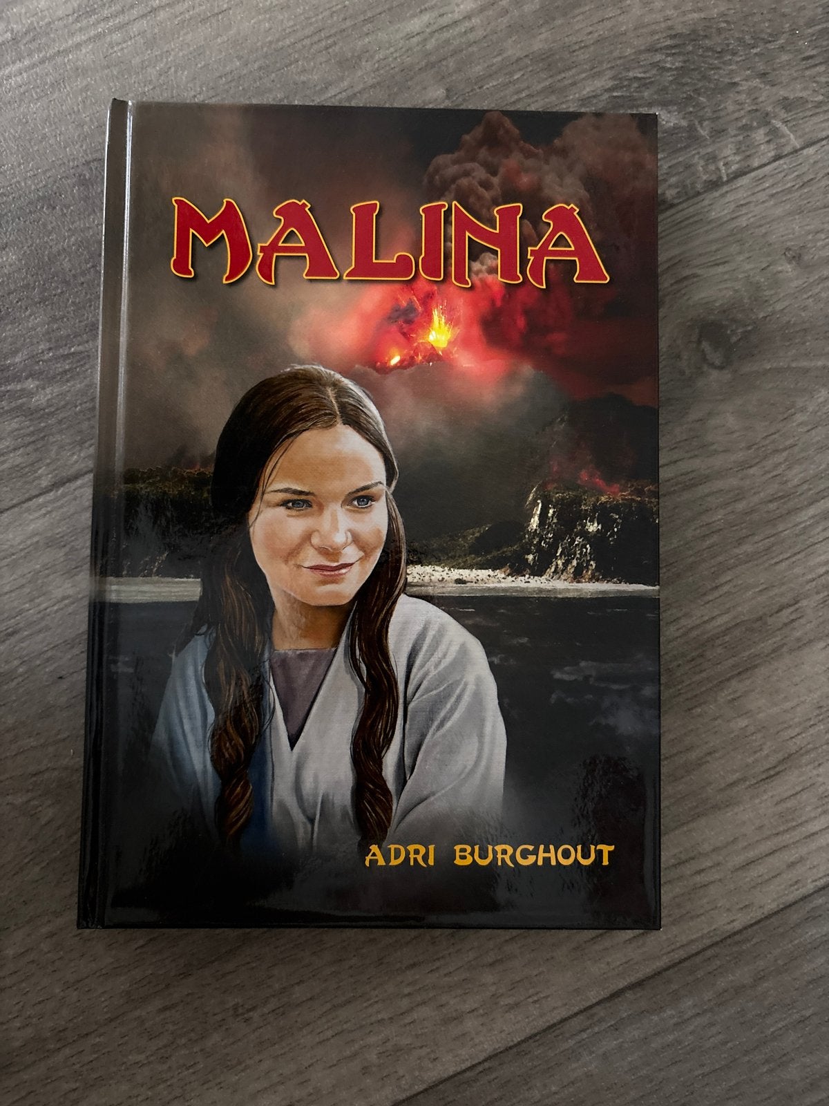 Malina - Adri Burghout (Historische Roman), Boeken, Ophalen of Verzenden, Zo goed als nieuw