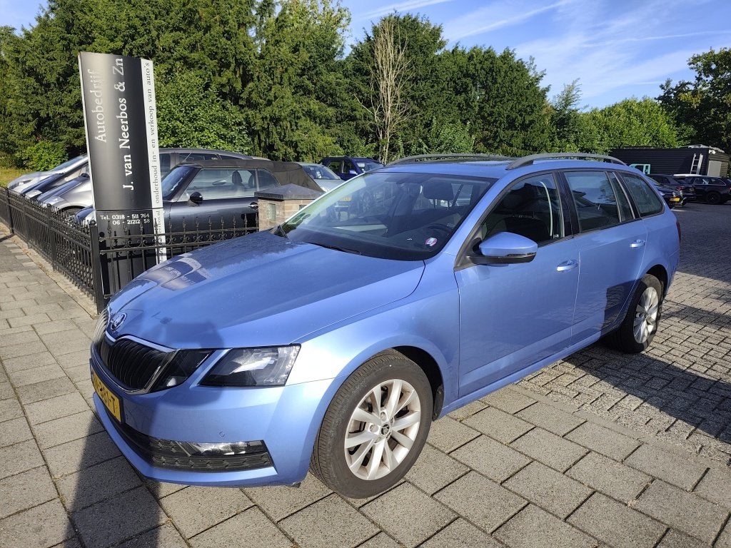 Skoda Octavia Combi 1.0 TSI Grt Amb. Bns (bj 2017), Auto's, 21 km/l, Gebruikt, Blauw, 49 €/maand
