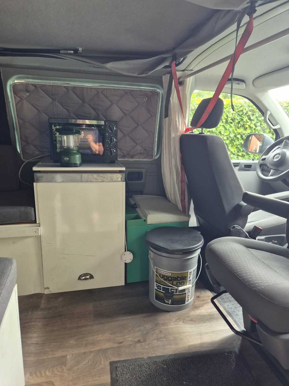 VW transporter T5 camperbus, Buscamper of Camperbus, Particulier, 4 tot 5 meter, Koelkast