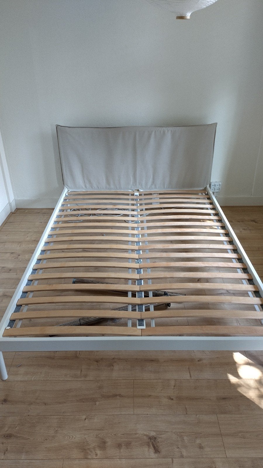 IKEA bed met lattenbodem (OPHALEN 2 of 7 JULI), Ophalen, Wit, Tweepersoons, 140 cm