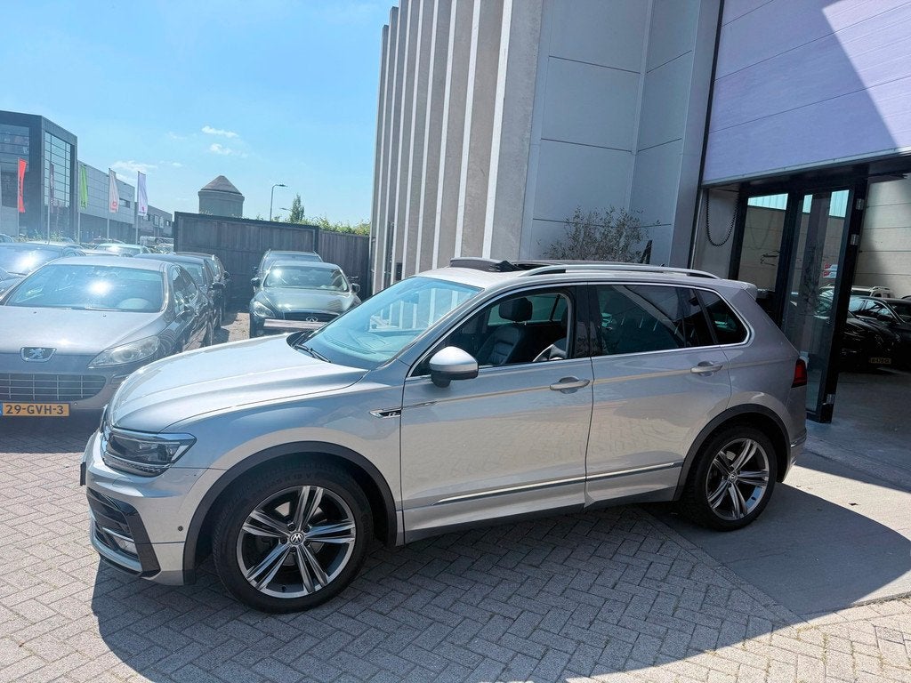 Volkswagen Tiguan 1.4 TSI ACT 3x R-Line! AUTOMAAT! FULL! PAN, Auto's, Volkswagen, 4 cilinders, 150 pk, Leder, Automatische klimaatregeling