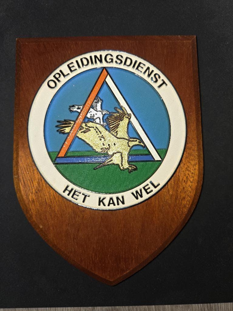 Schildje Opleidingsdienst KLU RNLAF VlbWoensdrechtoensdrecht, Verzamelen, Militaria | Algemeen, Verzenden, Luchtmacht, Nederland