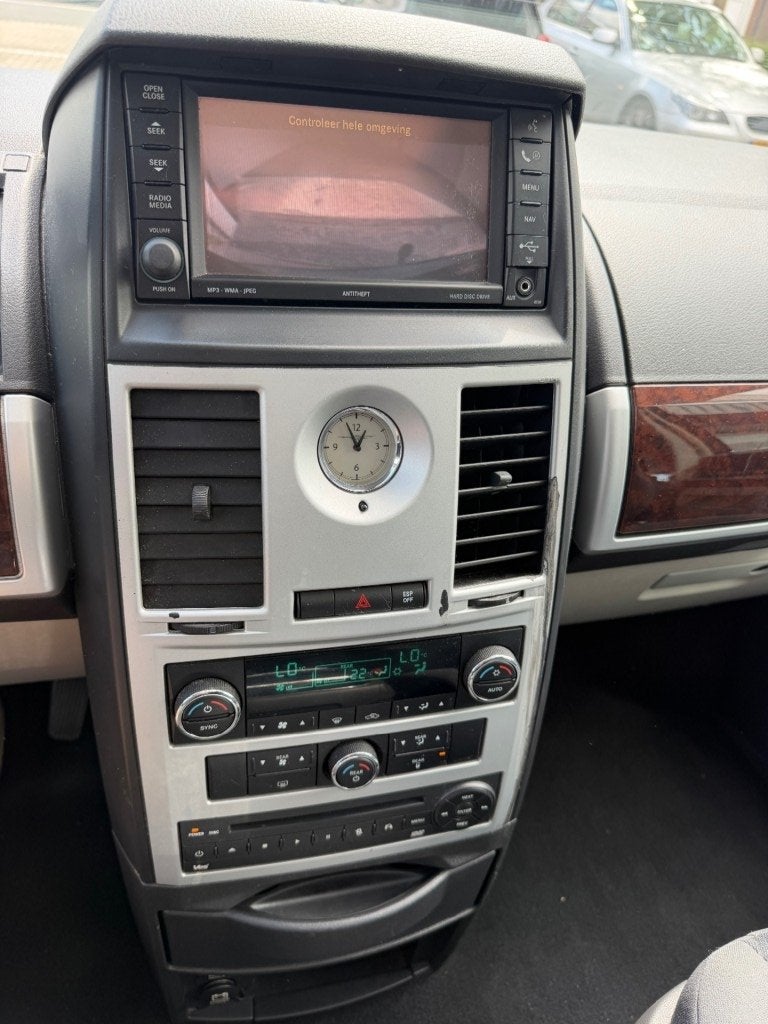 Chrysler GRAND VOYAGER 3.8 V6 Signature Series 7PERS TOP CON, 450 kg, Gebruikt, 7 stoelen, Zwart