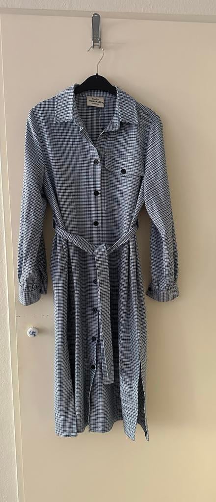 Mads Nørgaard Jurk maat S blauw nieuw!, Ophalen of Verzenden, Nieuw, Blauw, Onder de knie